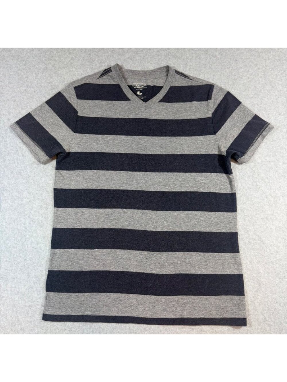G.H. Bass & Co Men’s Small Gray Navy Striped V-Neck T-Shirt Short Sleeve Casual